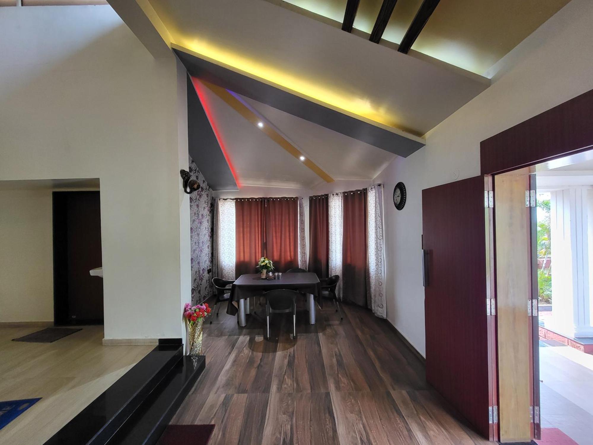 Paras Holiday Home 萨塔拉 外观 照片